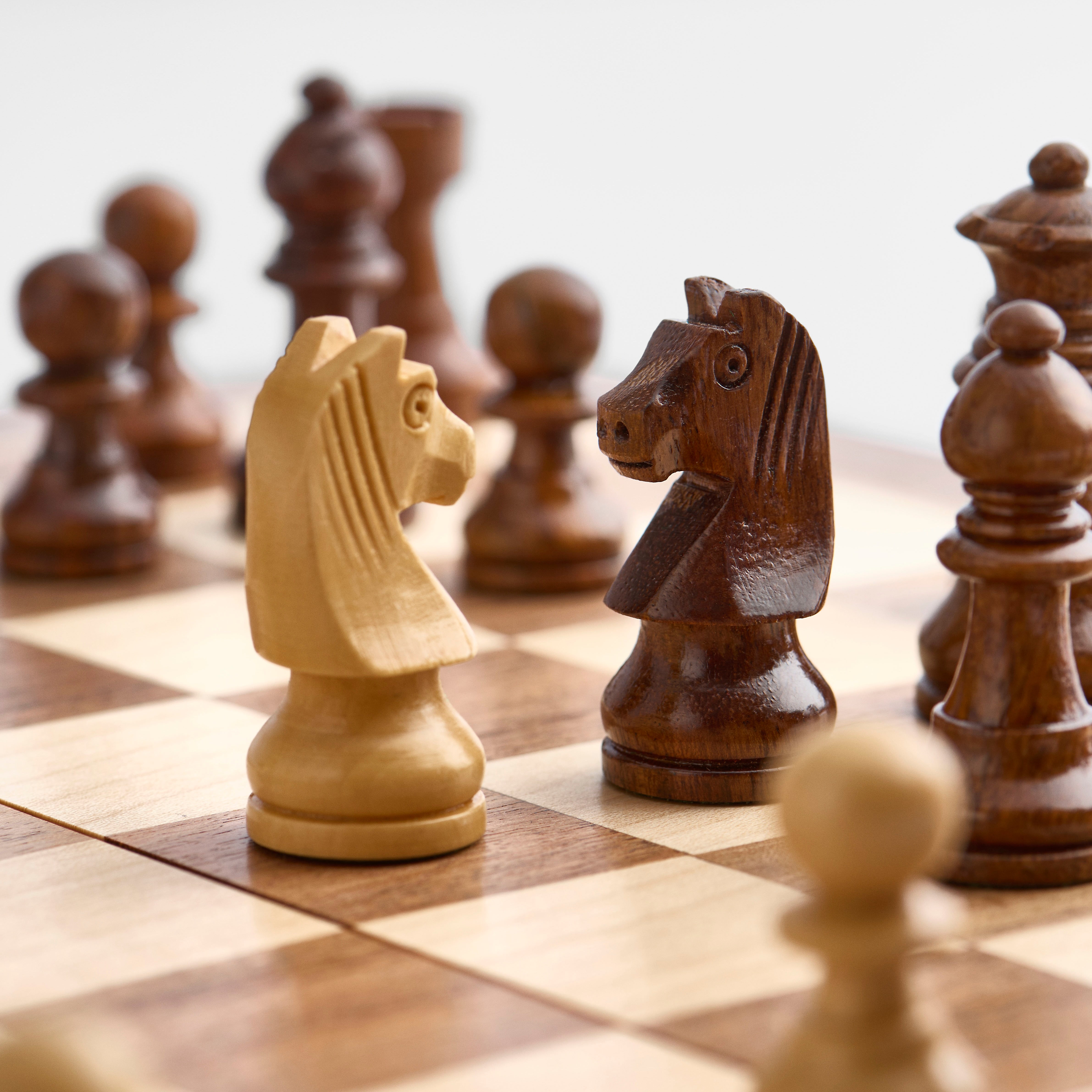 Handmade Indian chess set – foldable and magnetic 30 x 30 cm