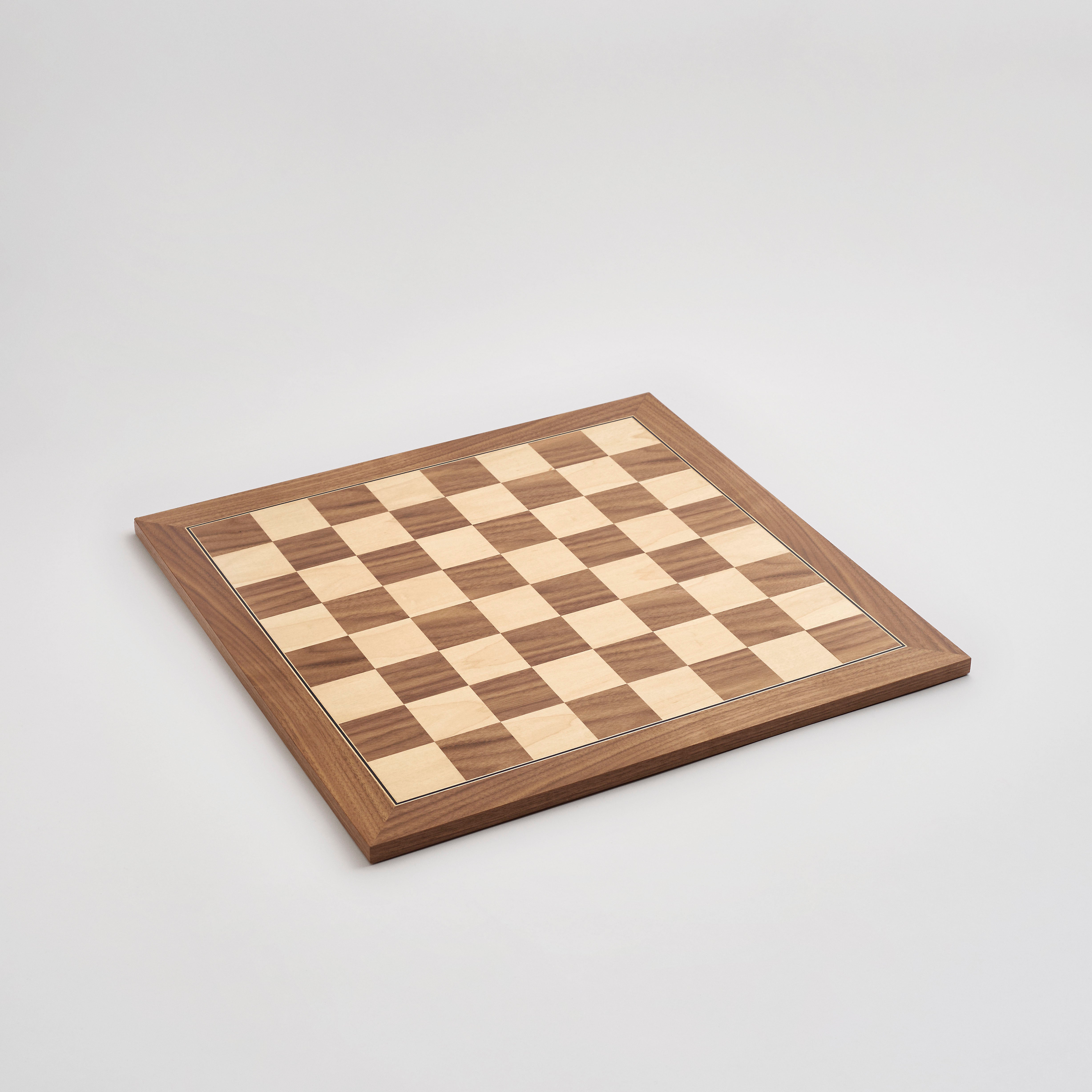 Handmade chessboard in walnut and maple – 55 x 55 cm