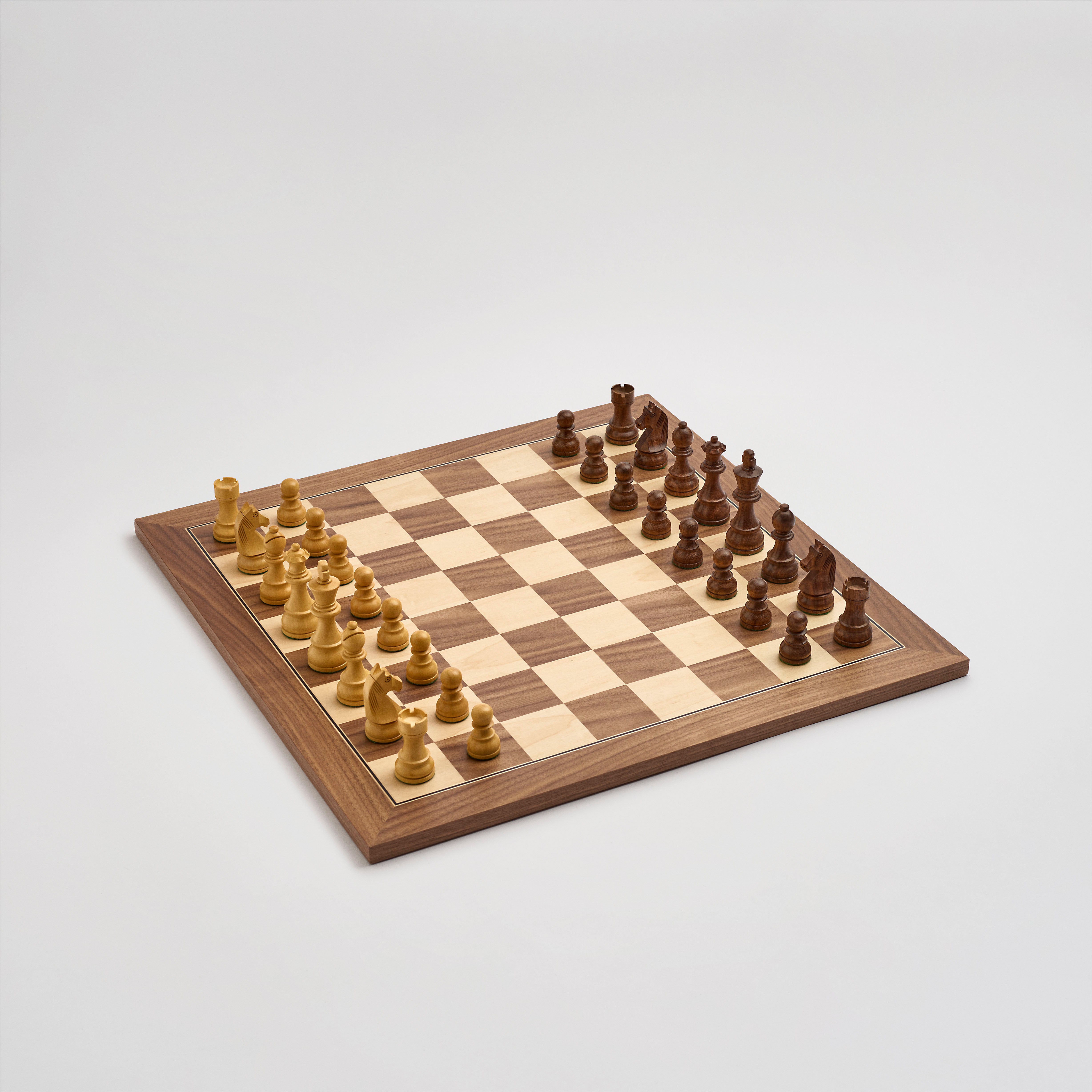 Handmade chess set in solid wood - tournament size 55 x 55 cm
