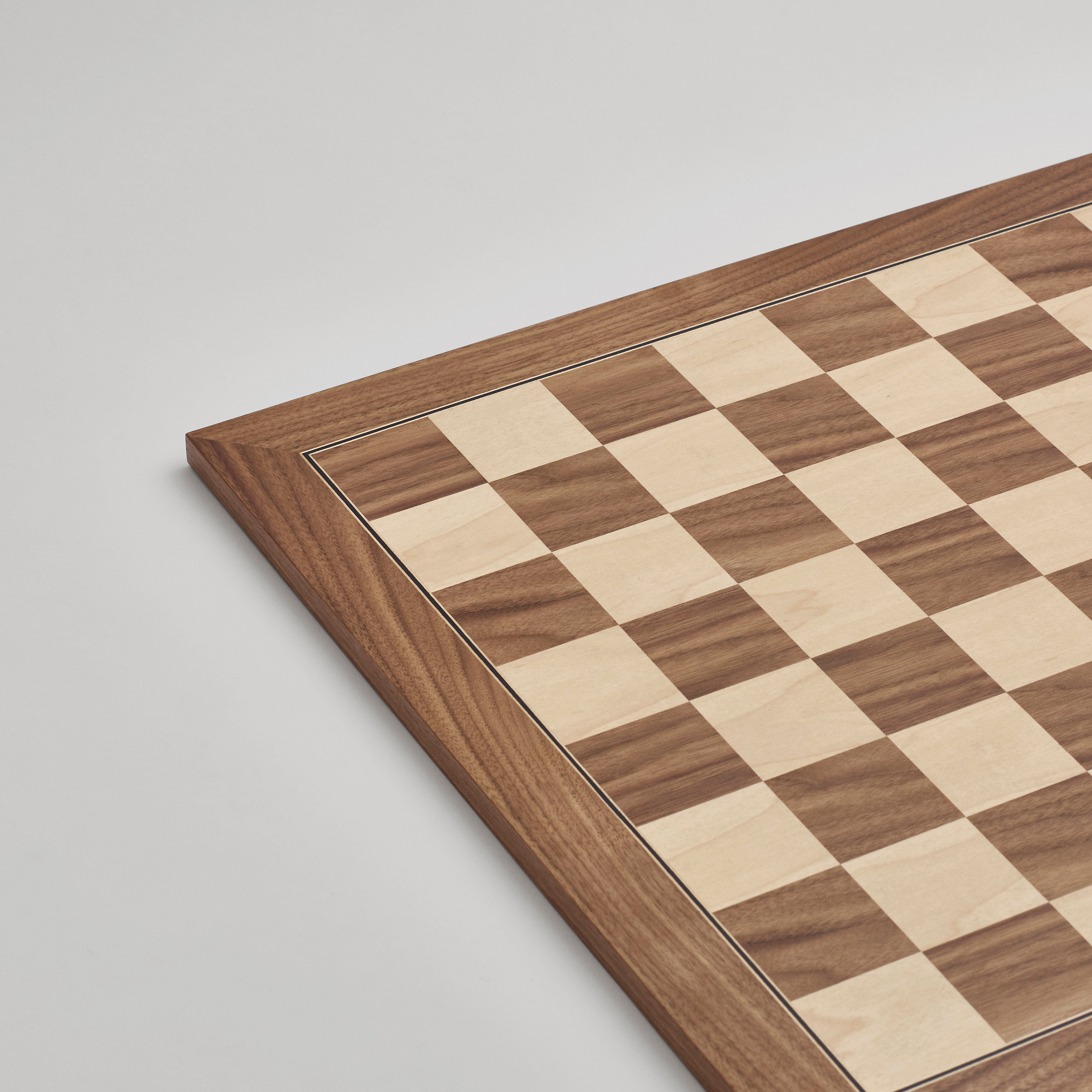 Handmade chessboard in walnut and maple – 55 x 55 cm