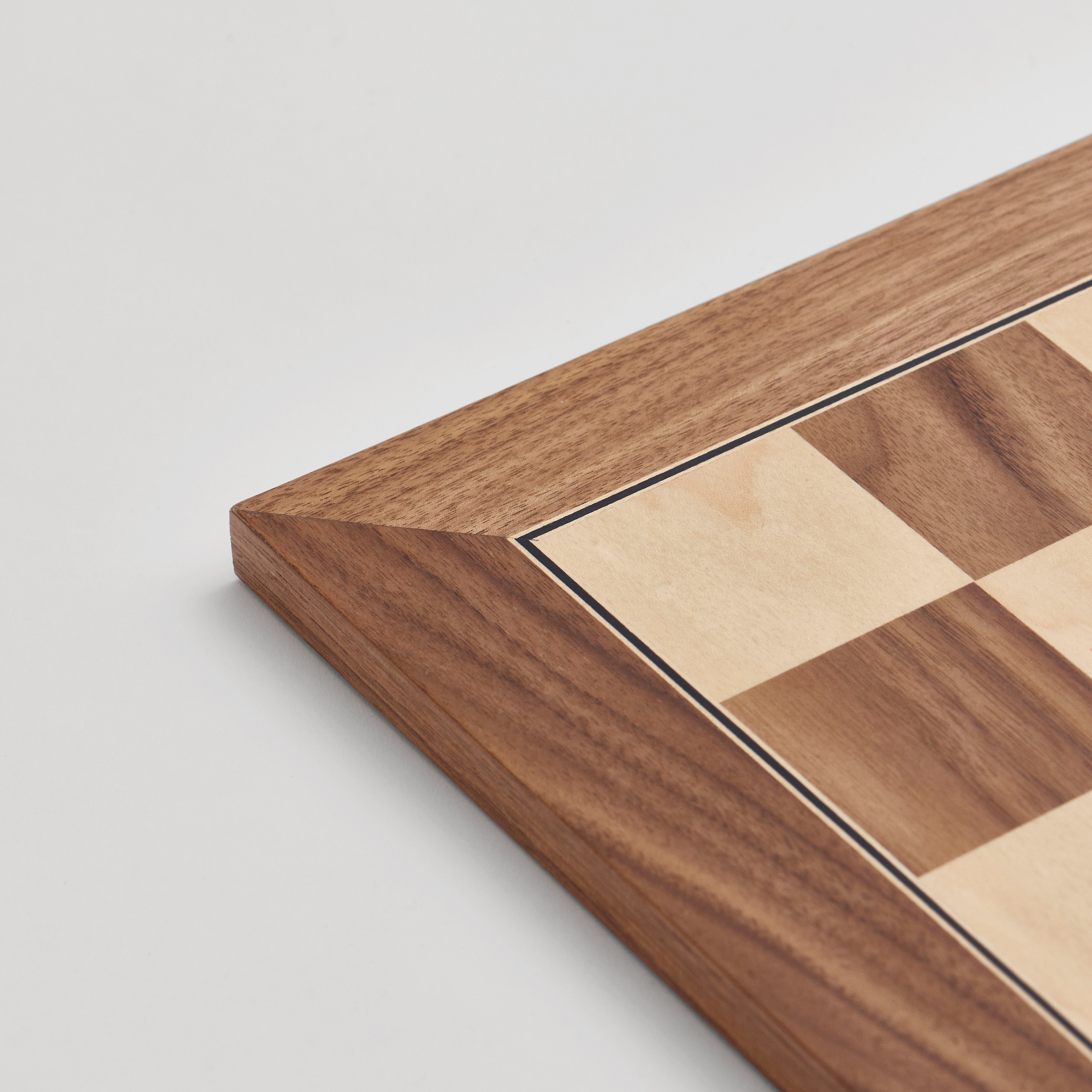 Handmade chessboard in walnut and maple – 55 x 55 cm