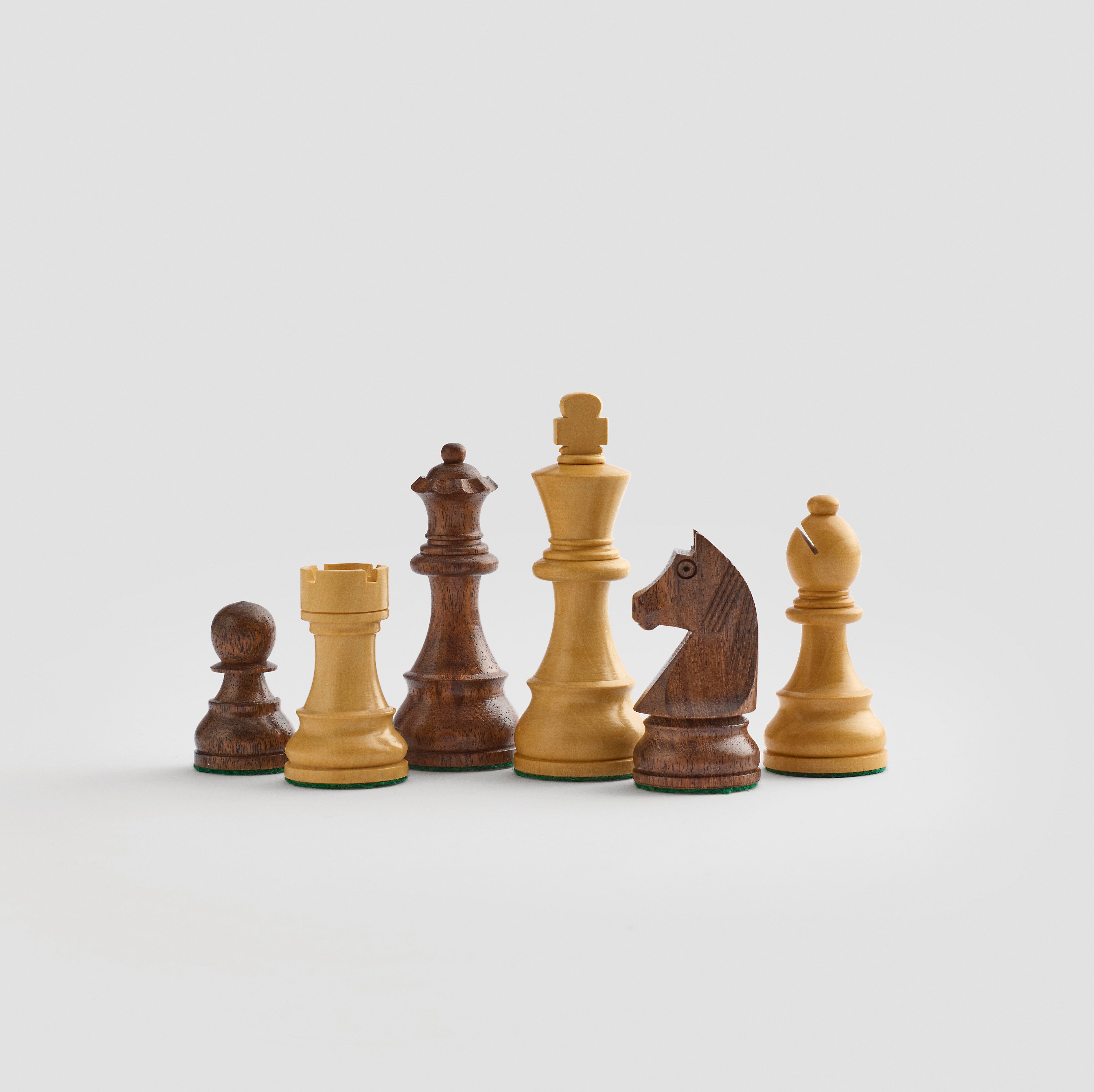 Handmade chess pieces in boxwood and acacia – Staunton 95 mm