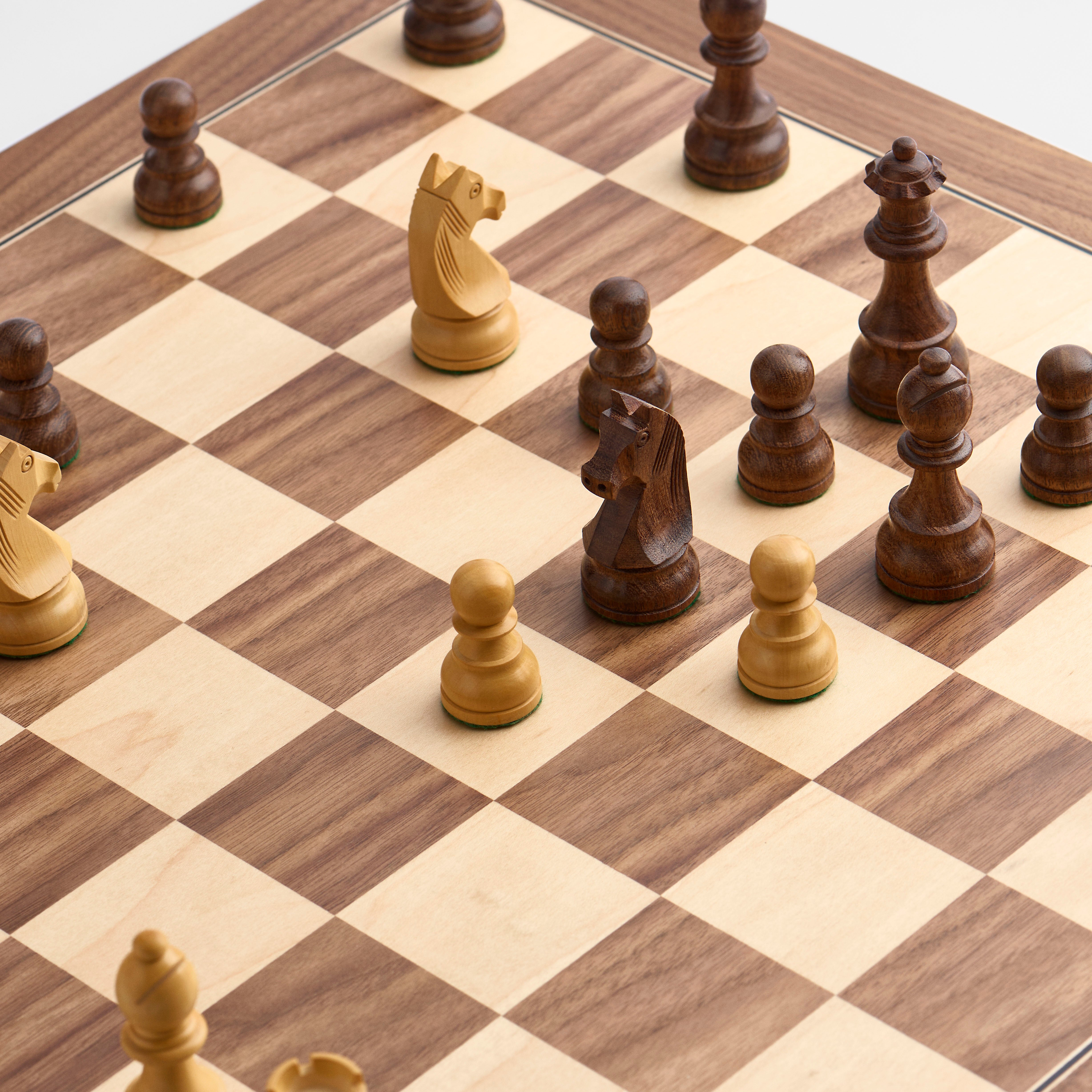 Handmade chess set in solid wood - tournament size 55 x 55 cm