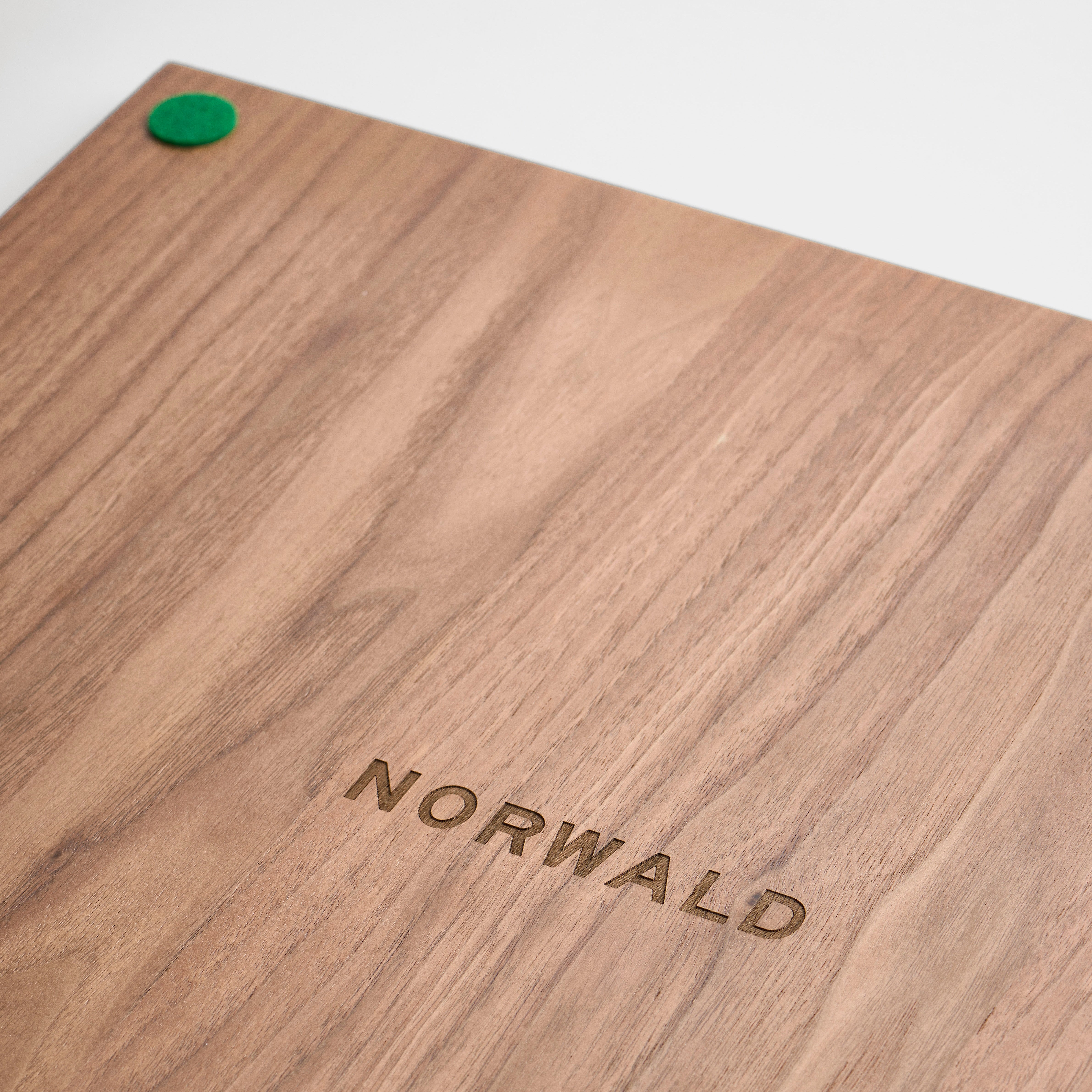 Handmade chessboard in walnut and maple – 55 x 55 cm