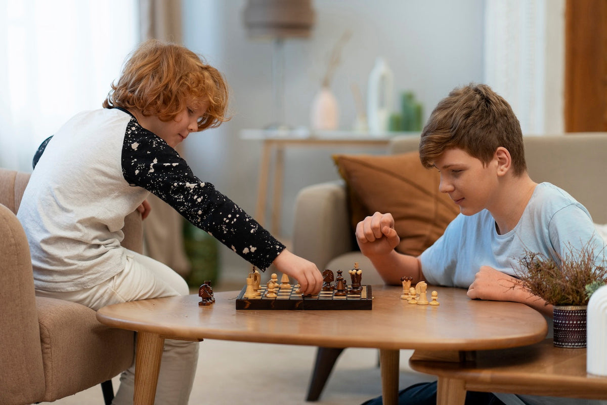 Chess instead of a screen – presence, immersion and time together